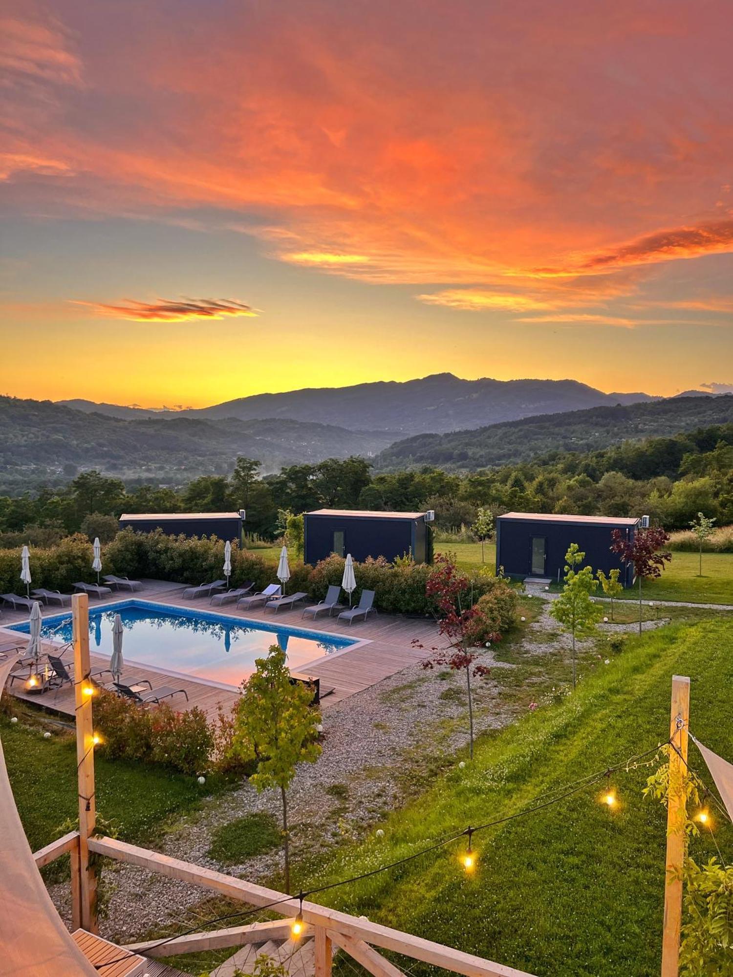 Hotel Flandra Glamping Corbeni Zewnętrze zdjęcie