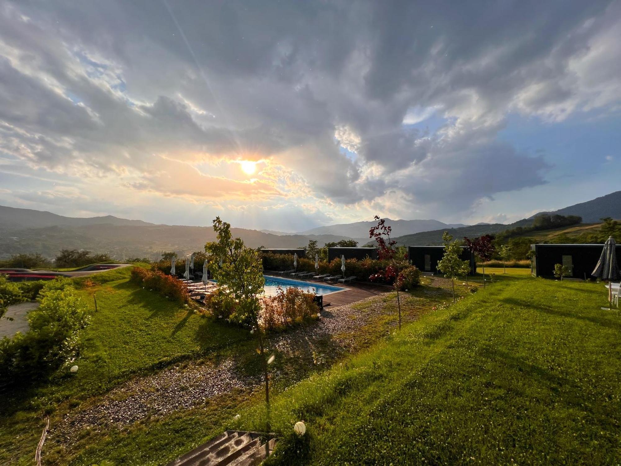 Hotel Flandra Glamping Corbeni Zewnętrze zdjęcie